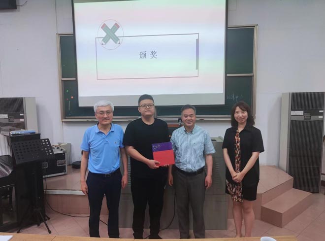 华东神学院举办“《天风》的历史与现状”专题讲座 华东神学院举办“《天风》的历史与现状”专题讲座